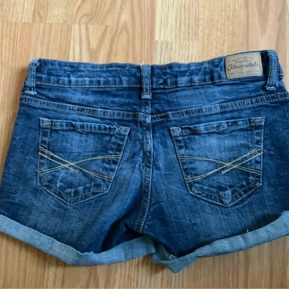 Women's Aeropostale Jeans Shorts Distressed Size 2 - Picture 2 of 3